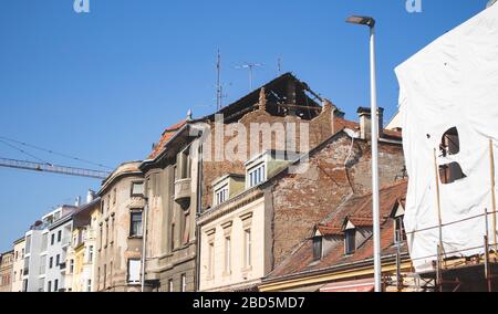 Kroatiens Hauptstadt Zagreb, beschädigte Häuser nach schweren Erdbeben`s der Stadt getroffen. Viele Häuser im alten Stadtzentrum erlitten schwere Schäden Stockfoto